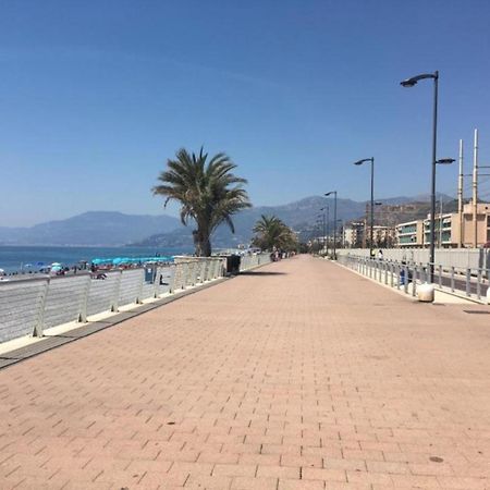 Appartamento Casa Mare - 250M Dalla Spiaggia Vallecrosia Esterno foto