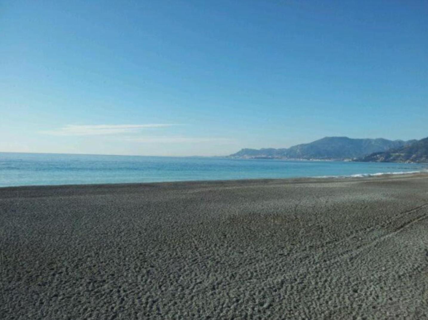 Appartamento Casa Mare - 250M Dalla Spiaggia Vallecrosia Esterno foto