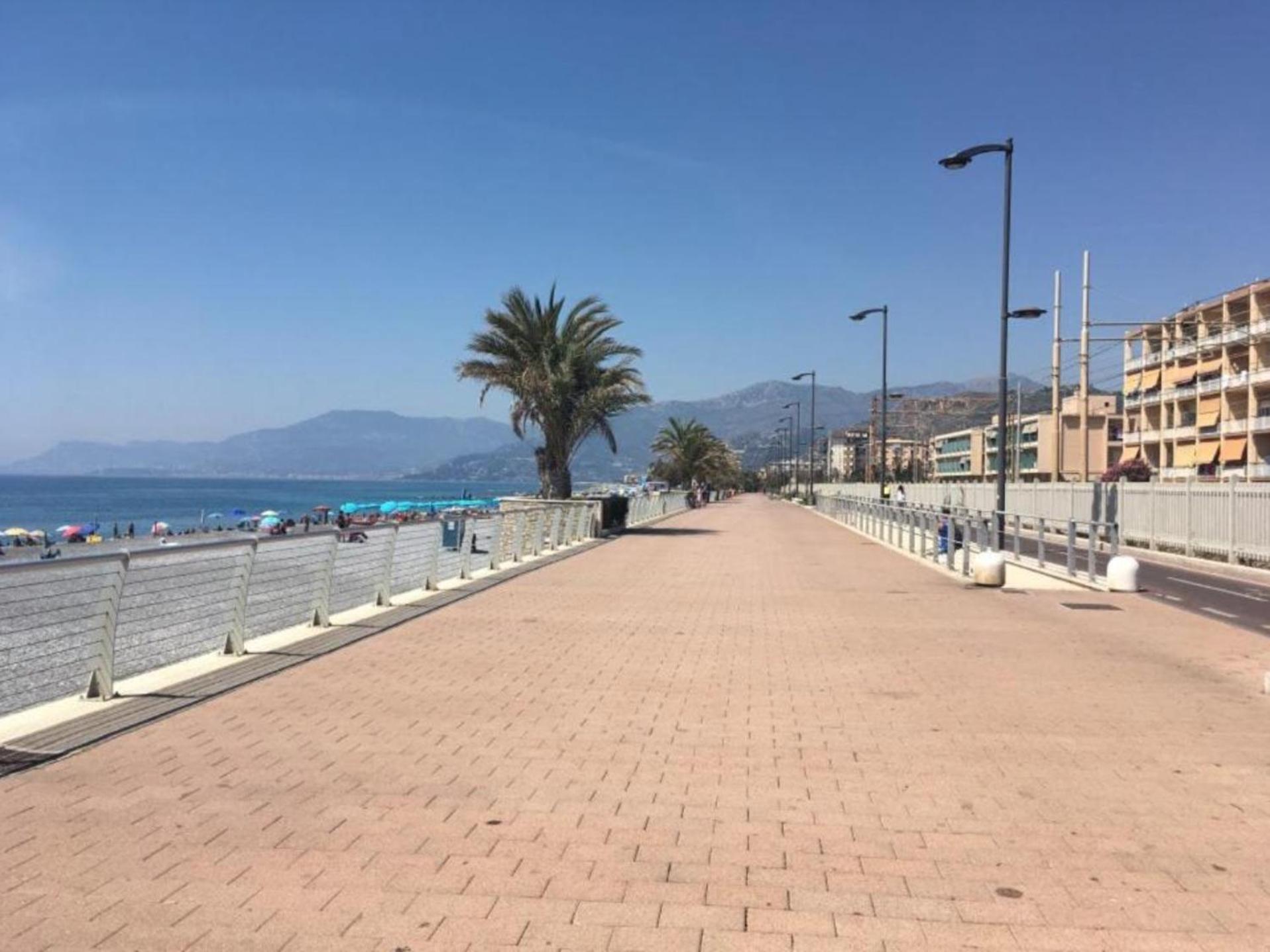 Appartamento Casa Mare - 250M Dalla Spiaggia Vallecrosia Esterno foto